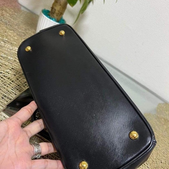 Prada handbag - Picture 4 of 7